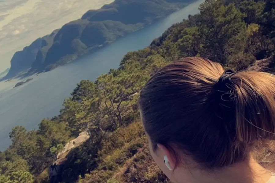 Hedda Mathilde Hollen bruker fritiden sin på fjellet